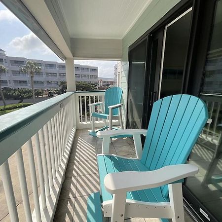 Sun Splashed Condo! Steps To Beach And 2 Pools Galveston Island Eksteriør bilde