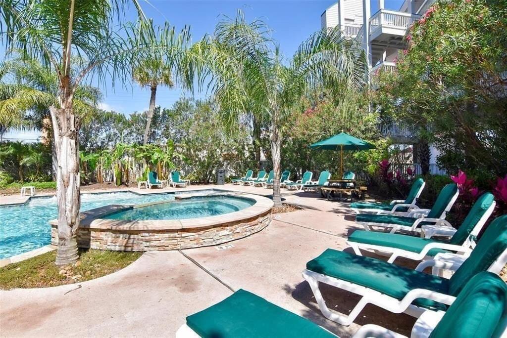 Sun Splashed Condo! Steps To Beach And 2 Pools Galveston Island Eksteriør bilde