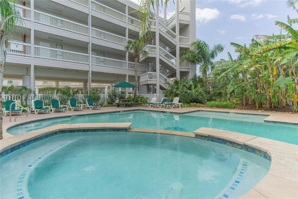 Sun Splashed Condo! Steps To Beach And 2 Pools Galveston Island Eksteriør bilde